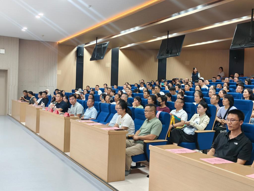 化学化工学院召开2025级本科新生家长会